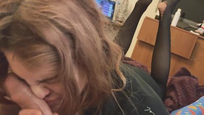 Kontol tenggorokan, stoking robek dan tumit robek senang bertemu